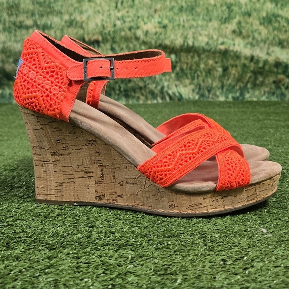TOMS | NEON CROCHETED CROSS STRAP CORK WEDGE SANDALS - Picture 3 of 16